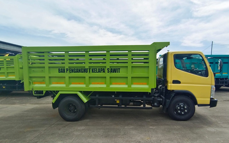 Harga Truk Mitsubishi Fuso Canter Angkutan Buah Kelapa Sawit dan Spesifikasinya